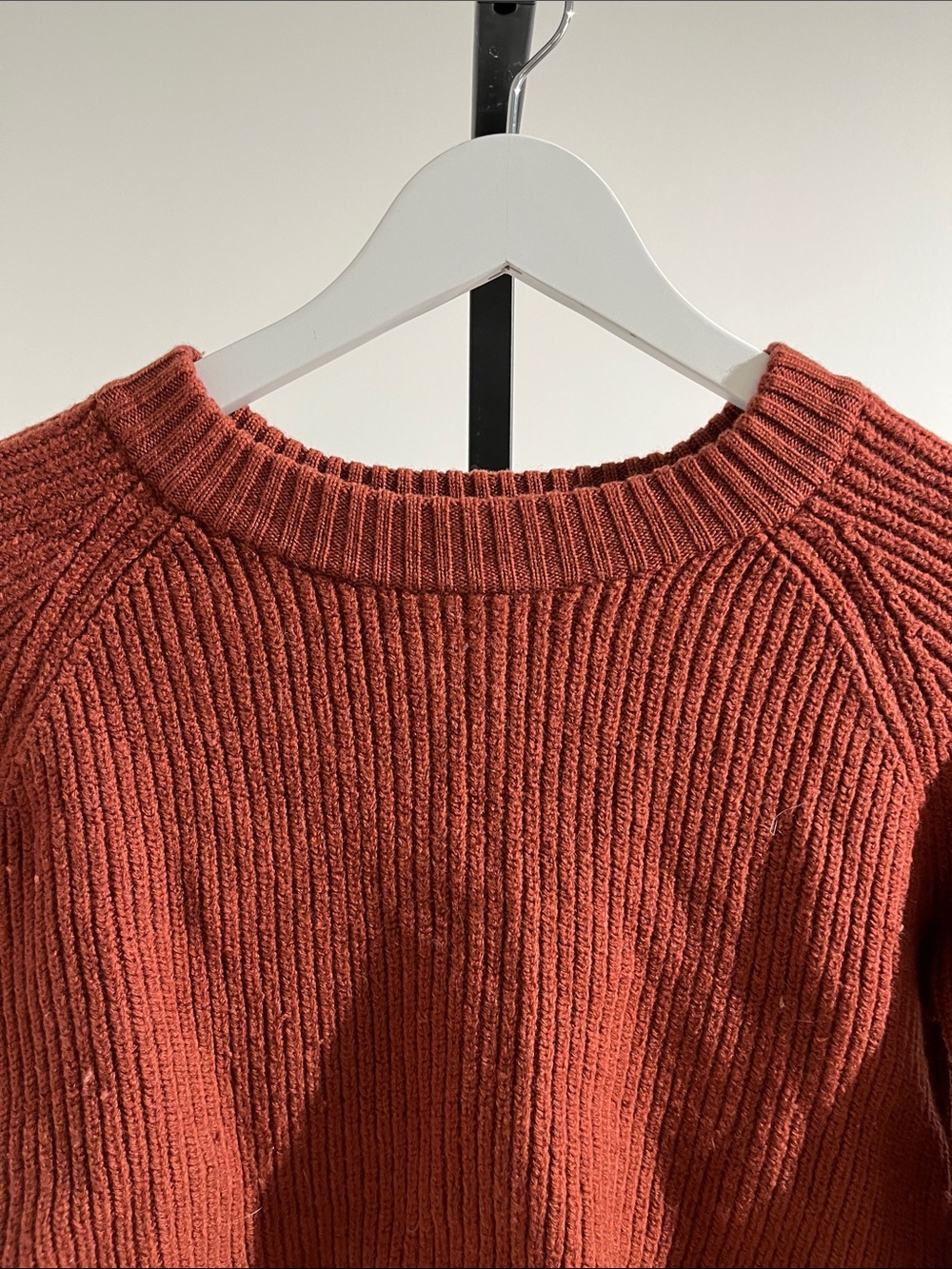 Wilfred Rust Ribbed Crewneck Sweater - Picture 2 of 7